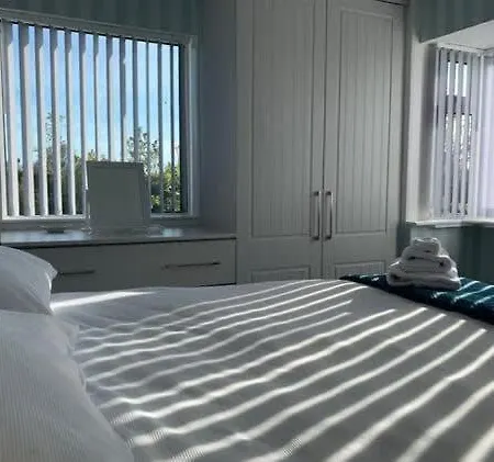 Apartman Rainbows End Bungalow - Fantastic Gardens