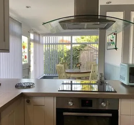 Apartman Rainbows End Bungalow - Fantastic Gardens *