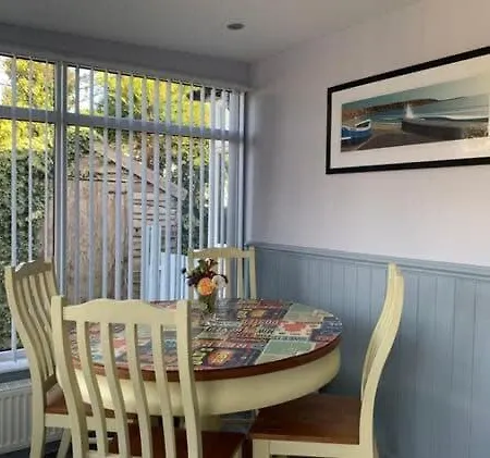 Rainbows End Bungalow - Fantastic Gardens Appartement Filey